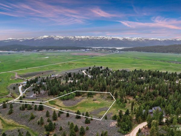 6 Maria Kalea St, Cascade, ID 83611