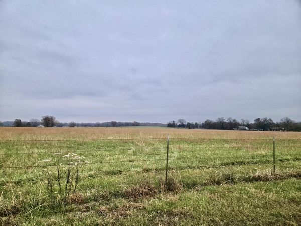 000 County 220 , Preston, MO 65732
