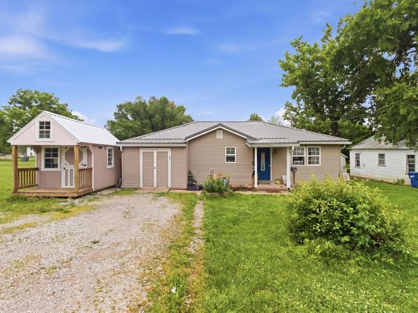 738 Dooley Street , Houston, MO 65483