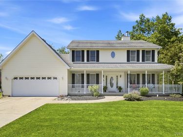 202 Enchanted Forest S, Depew, NY 14043