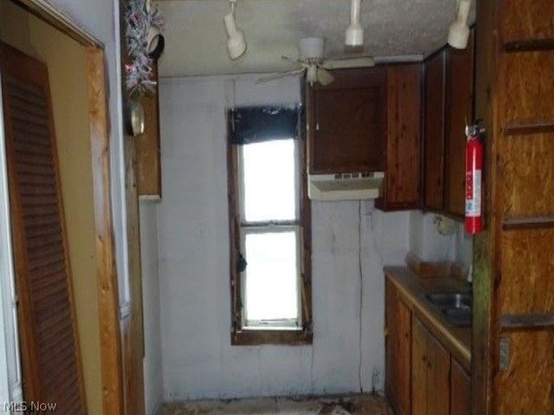 517 Dewitt Street, Lorain, OH 44055 Photo 4