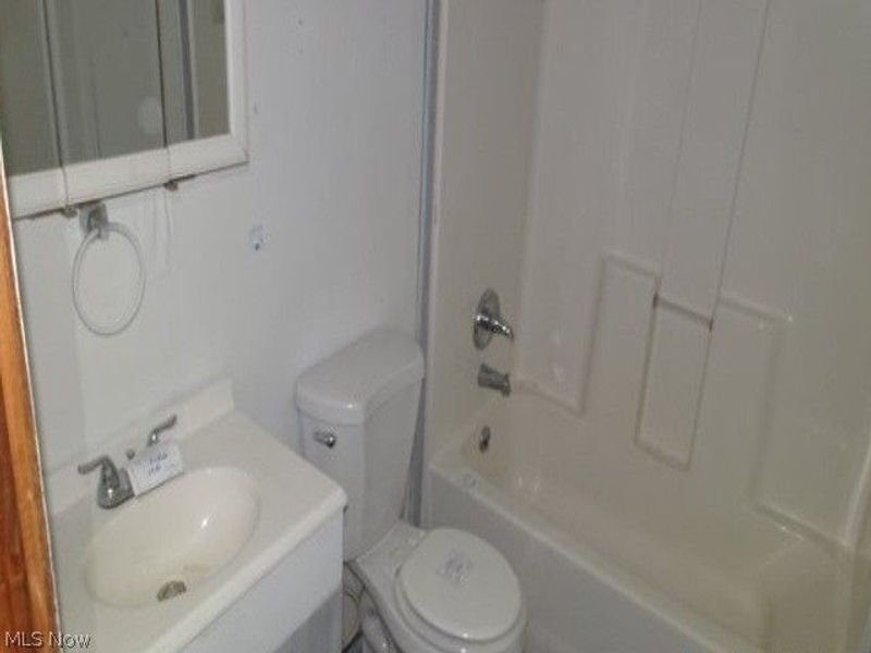 517 Dewitt Street, Lorain, OH 44055 Photo 9