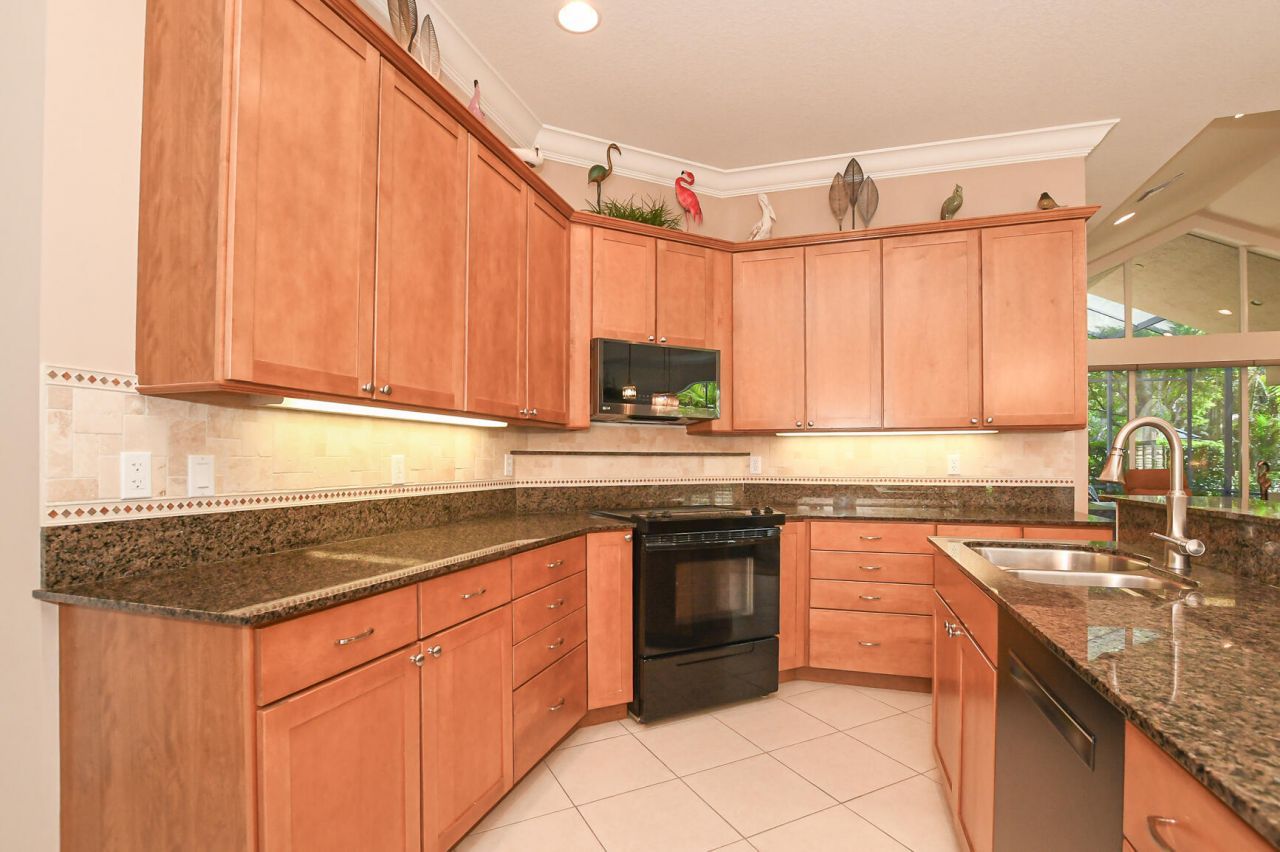 7600 Greenbrier Circle, Port Saint Lucie, FL 34986 Photo