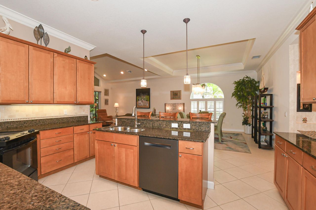 7600 Greenbrier Circle, Port Saint Lucie, FL 34986 Photo