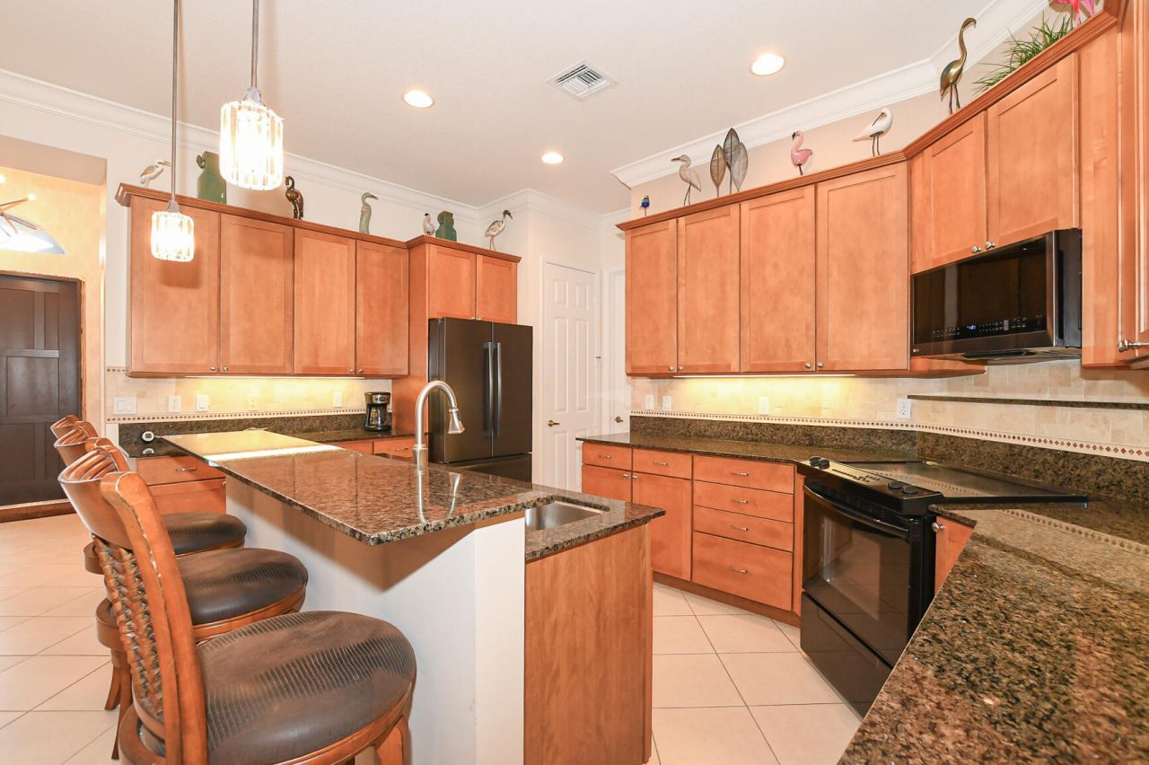 7600 Greenbrier Circle, Port Saint Lucie, FL 34986 Photo