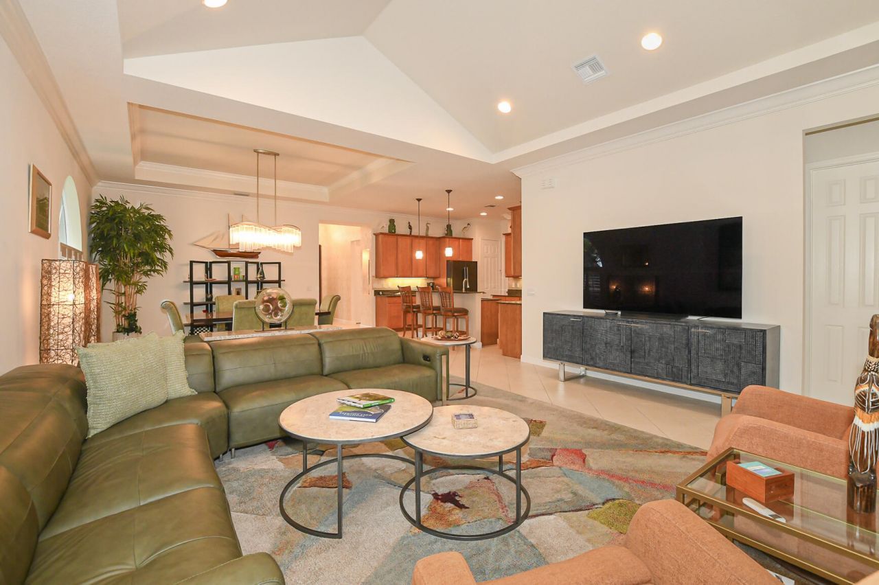 7600 Greenbrier Circle, Port Saint Lucie, FL 34986 Photo