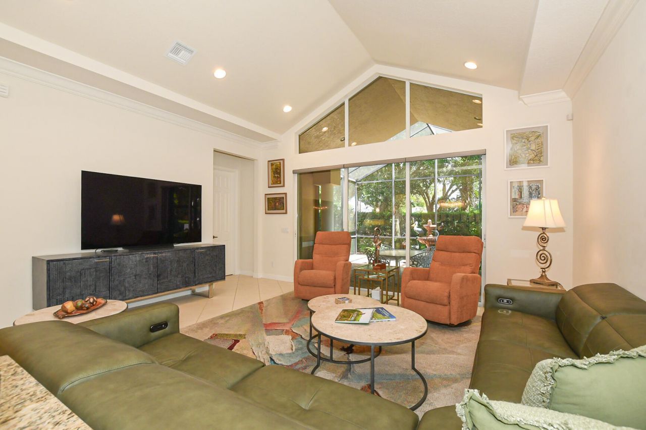 7600 Greenbrier Circle, Port Saint Lucie, FL 34986 Photo
