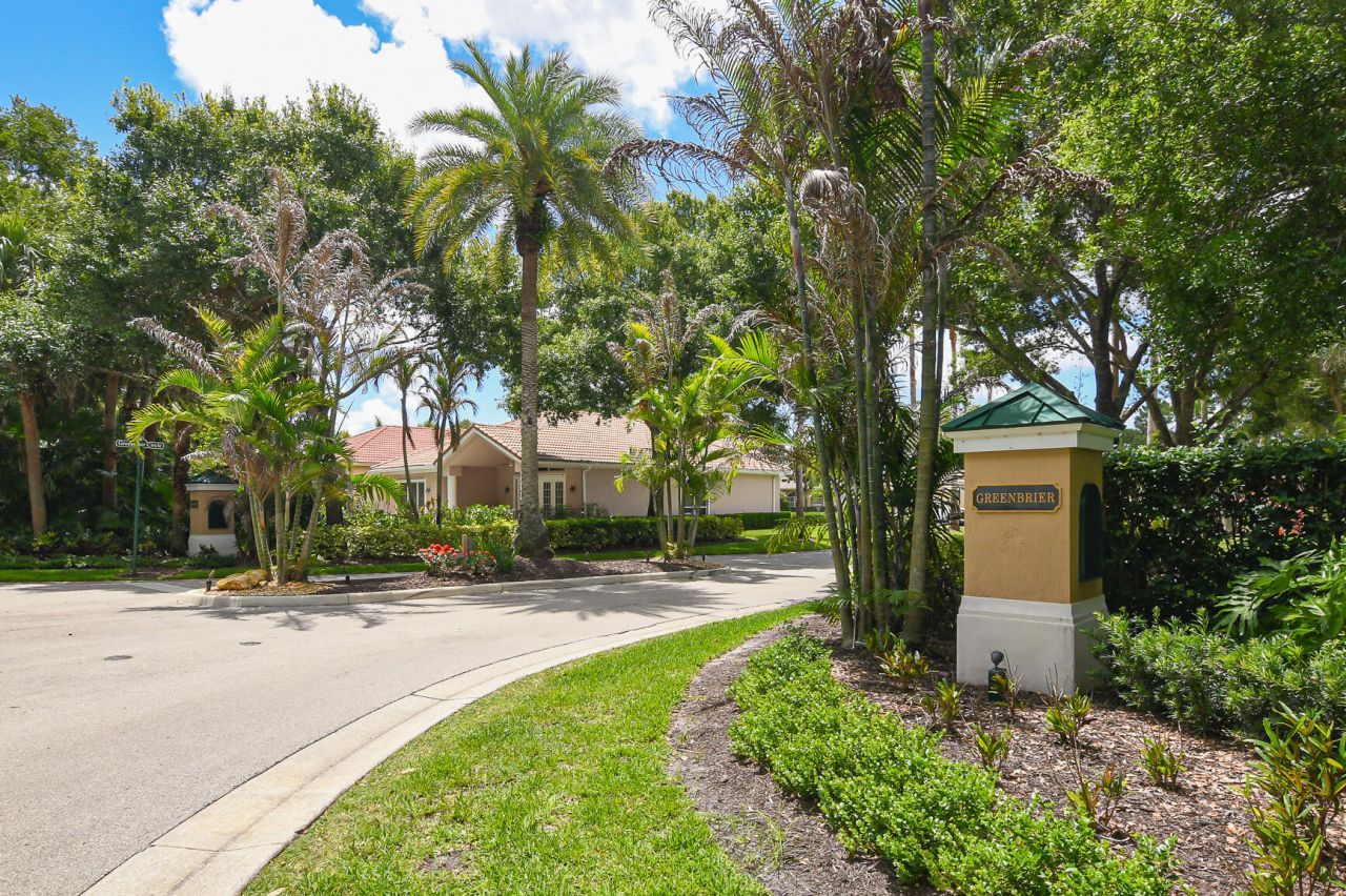 7600 Greenbrier Circle, Port Saint Lucie, FL 34986 Photo