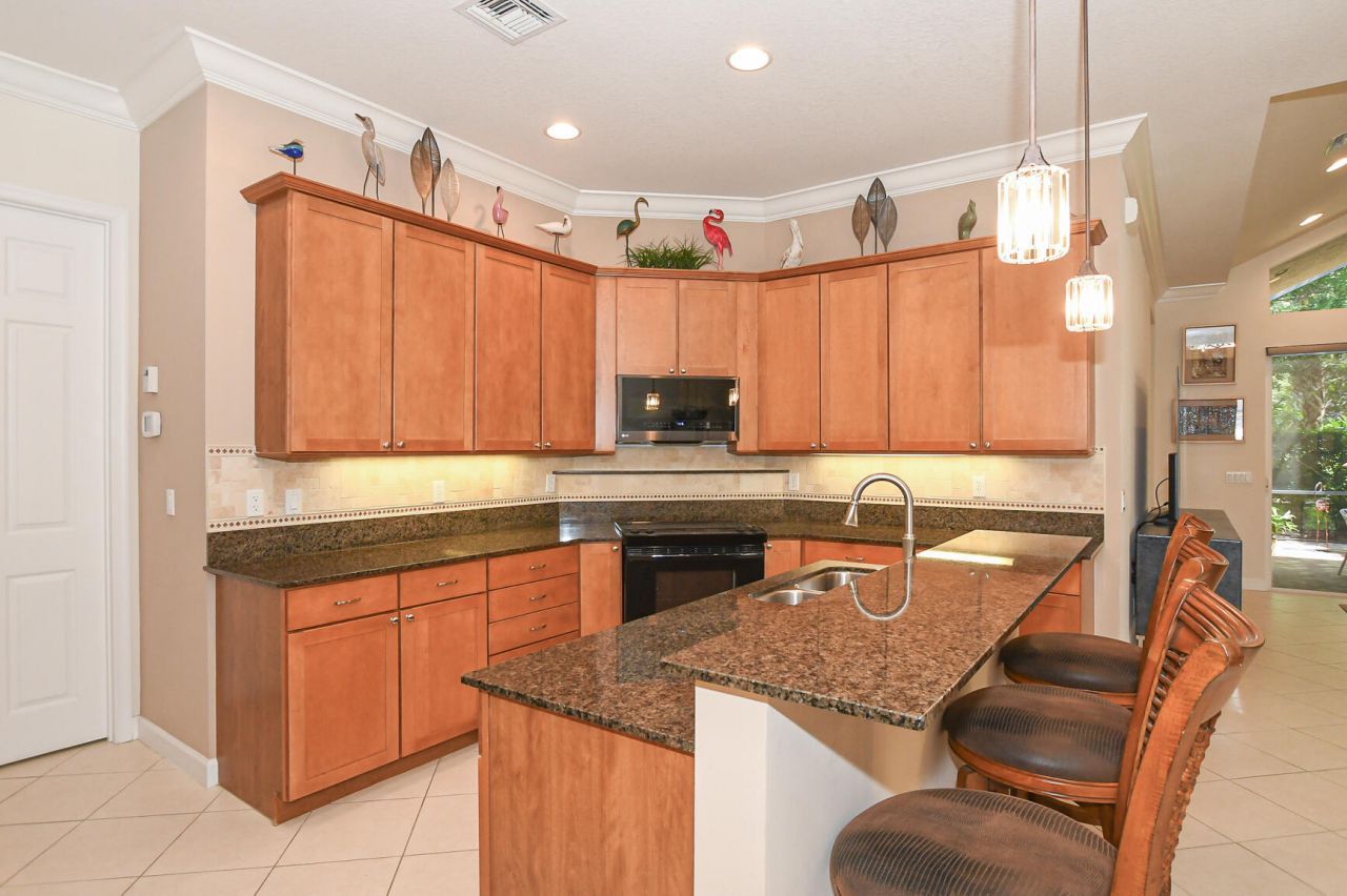 7600 Greenbrier Circle, Port Saint Lucie, FL 34986 Photo