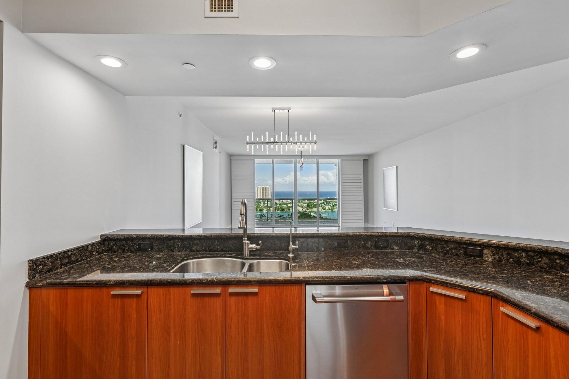2640 Lake Shore Drive, Unit 2508, Riviera Beach, FL 33404 Photo