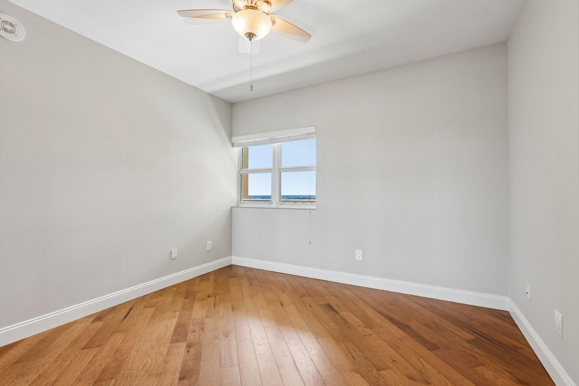 2640 Lake Shore Drive, Unit 2508, Riviera Beach, FL 33404 Photo