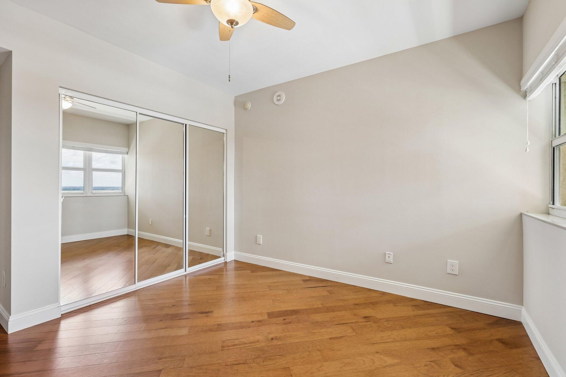 2640 Lake Shore Drive, Unit 2508, Riviera Beach, FL 33404 Photo