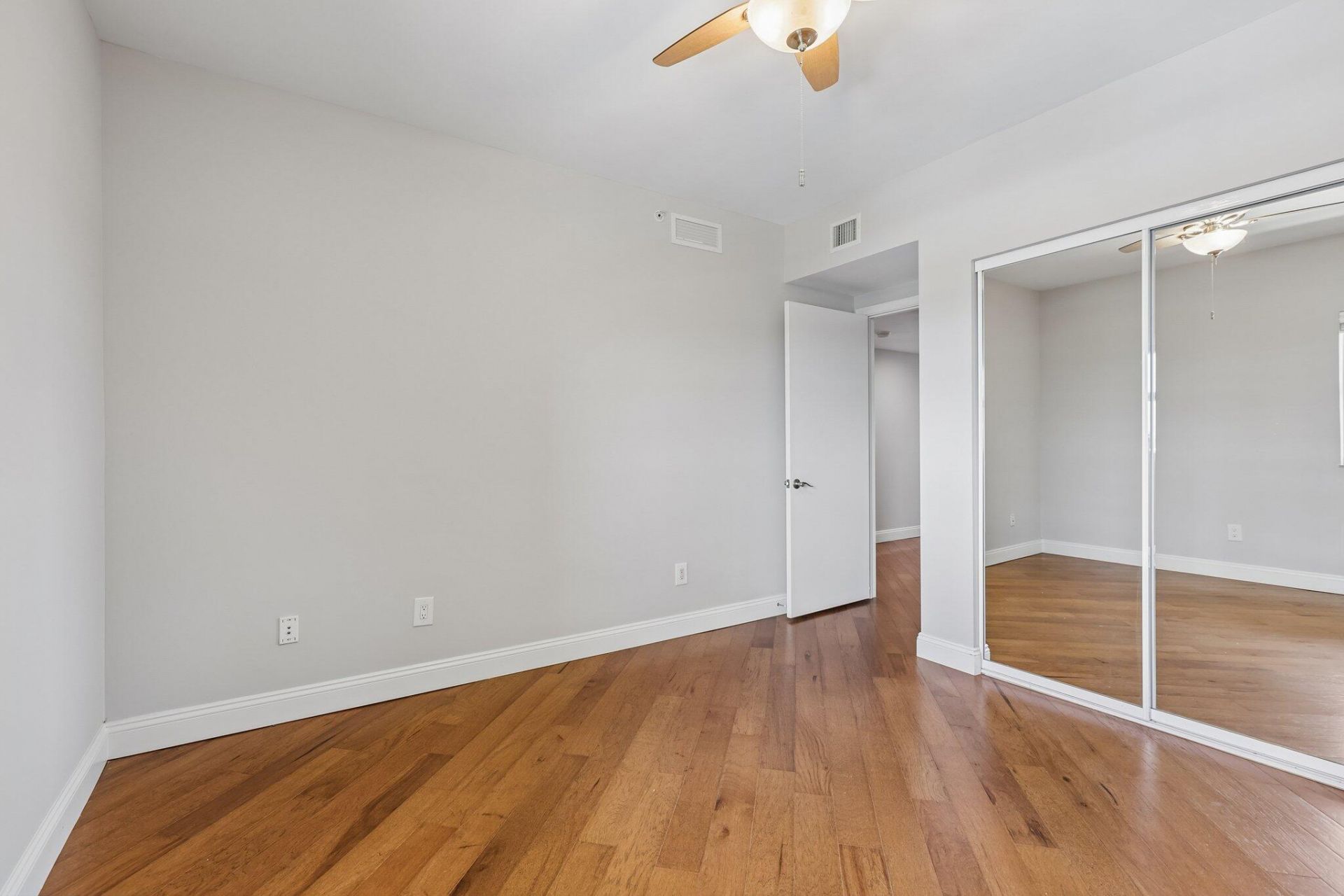 2640 Lake Shore Drive, Unit 2508, Riviera Beach, FL 33404 Photo