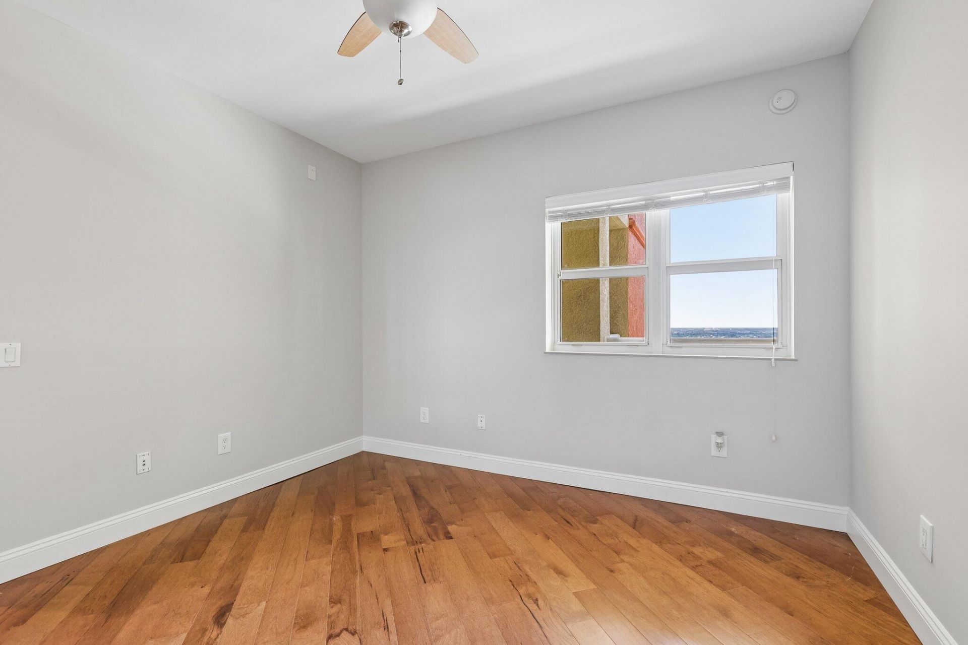 2640 Lake Shore Drive, Unit 2508, Riviera Beach, FL 33404 Photo