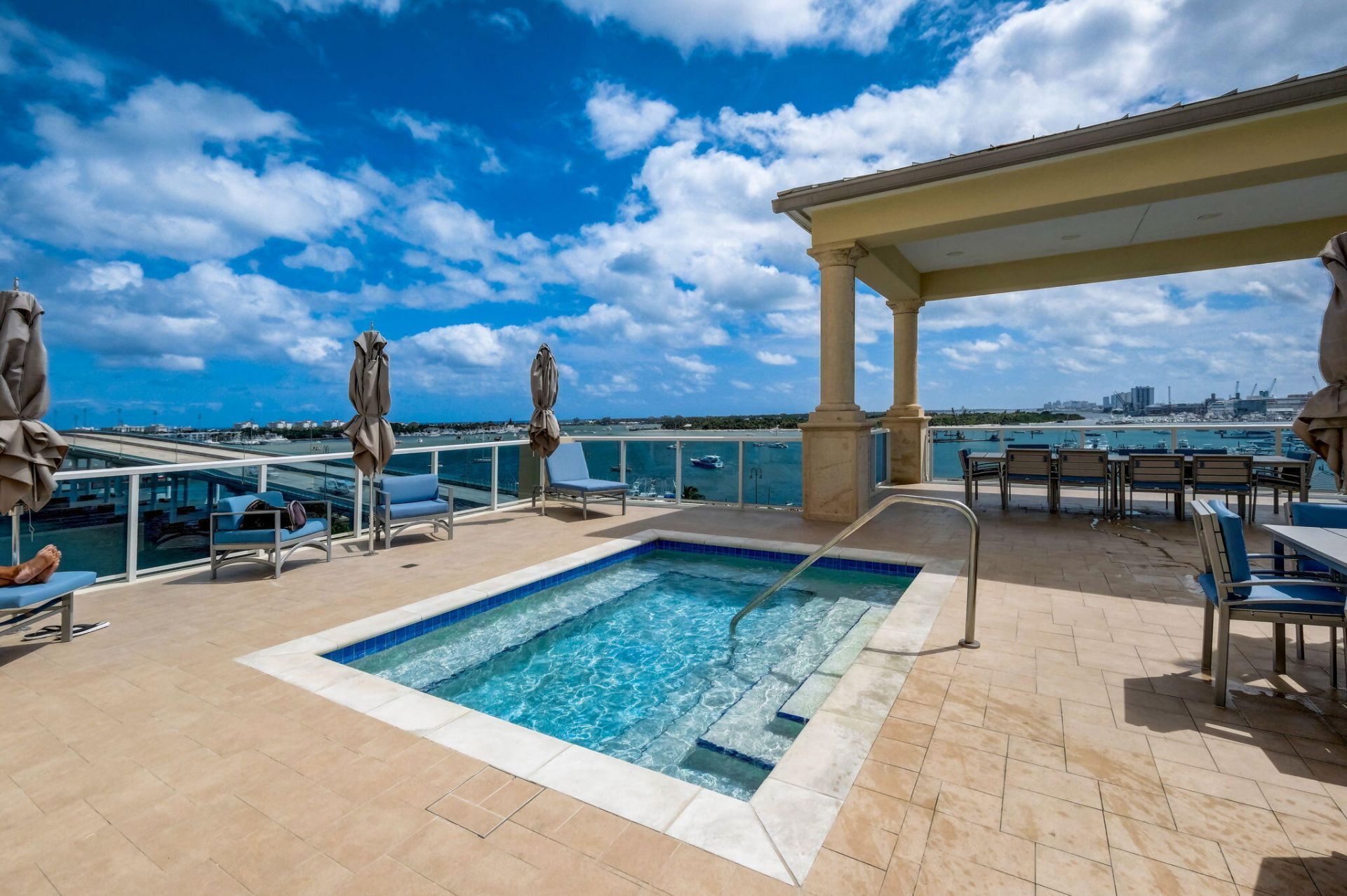 2640 Lake Shore Drive, Unit 2508, Riviera Beach, FL 33404 Photo