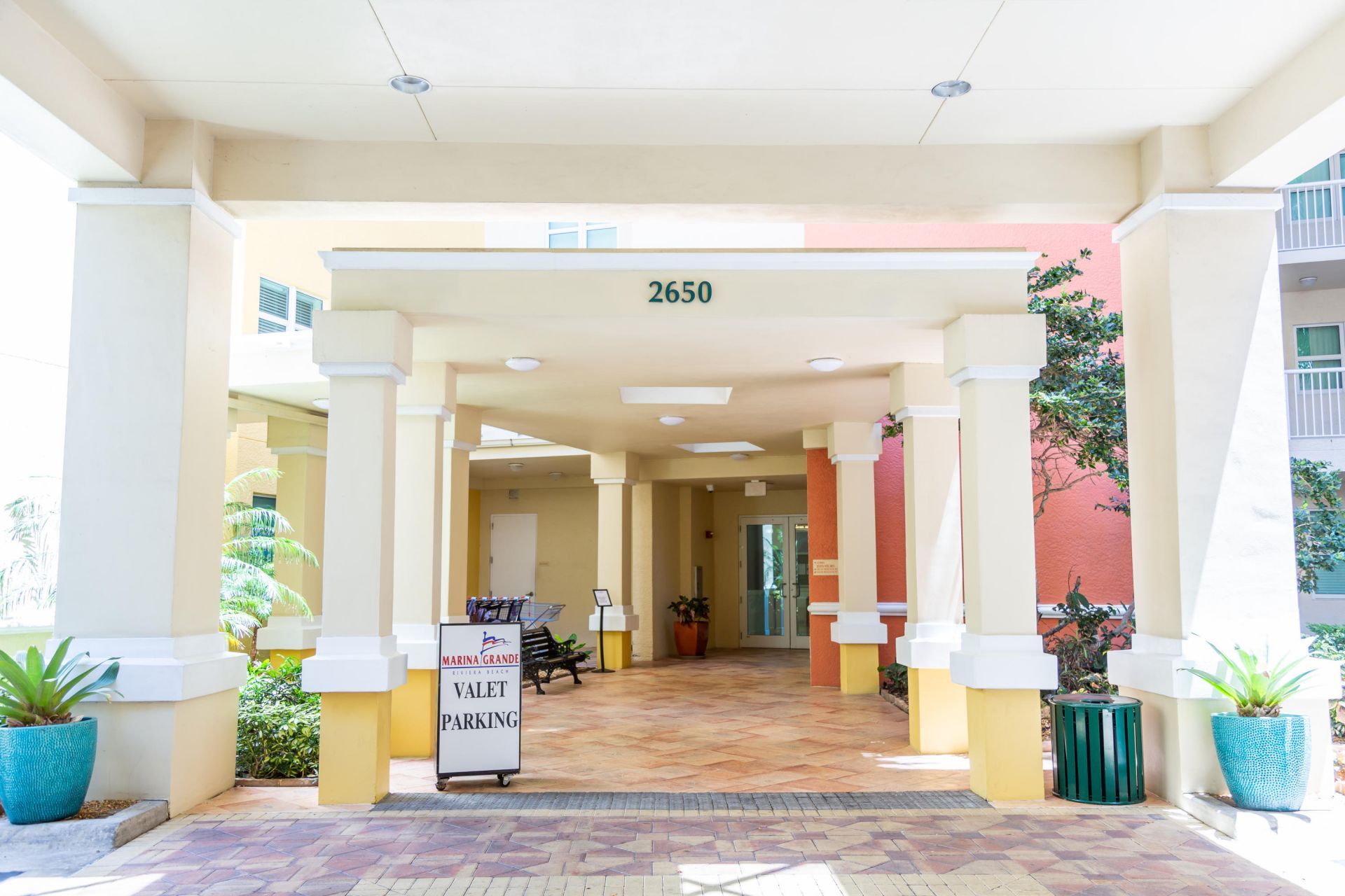 2640 Lake Shore Drive, Unit 2508, Riviera Beach, FL 33404 Photo