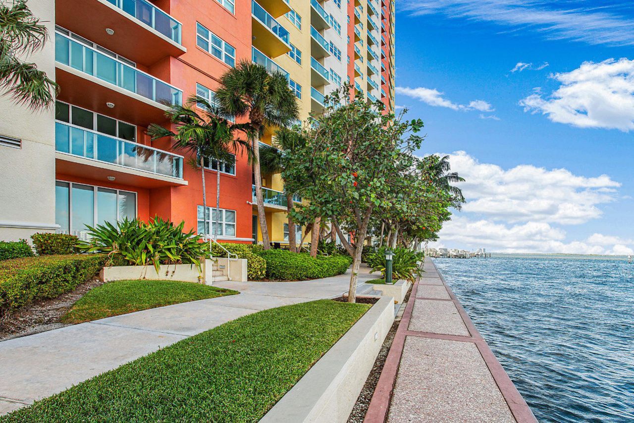 2640 Lake Shore Drive, Unit 2508, Riviera Beach, FL 33404 Photo