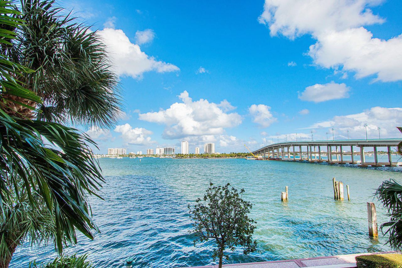 2640 Lake Shore Drive, Unit 2508, Riviera Beach, FL 33404 Photo