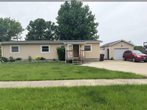 609 8th Ave, South Sioux City, NE 68776