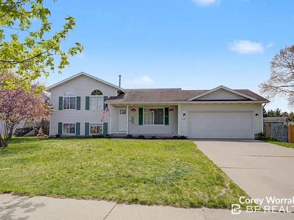 428 Sunbrook Street SE, Grand Rapids, MI 49508