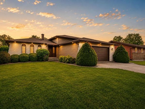 1225 Willow Lane , Schererville, IN 46375