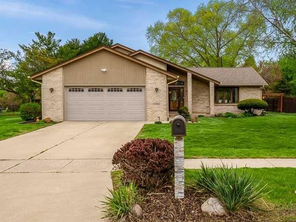 10966 China Berry Lane, MACHESNEY PARK, IL 61115