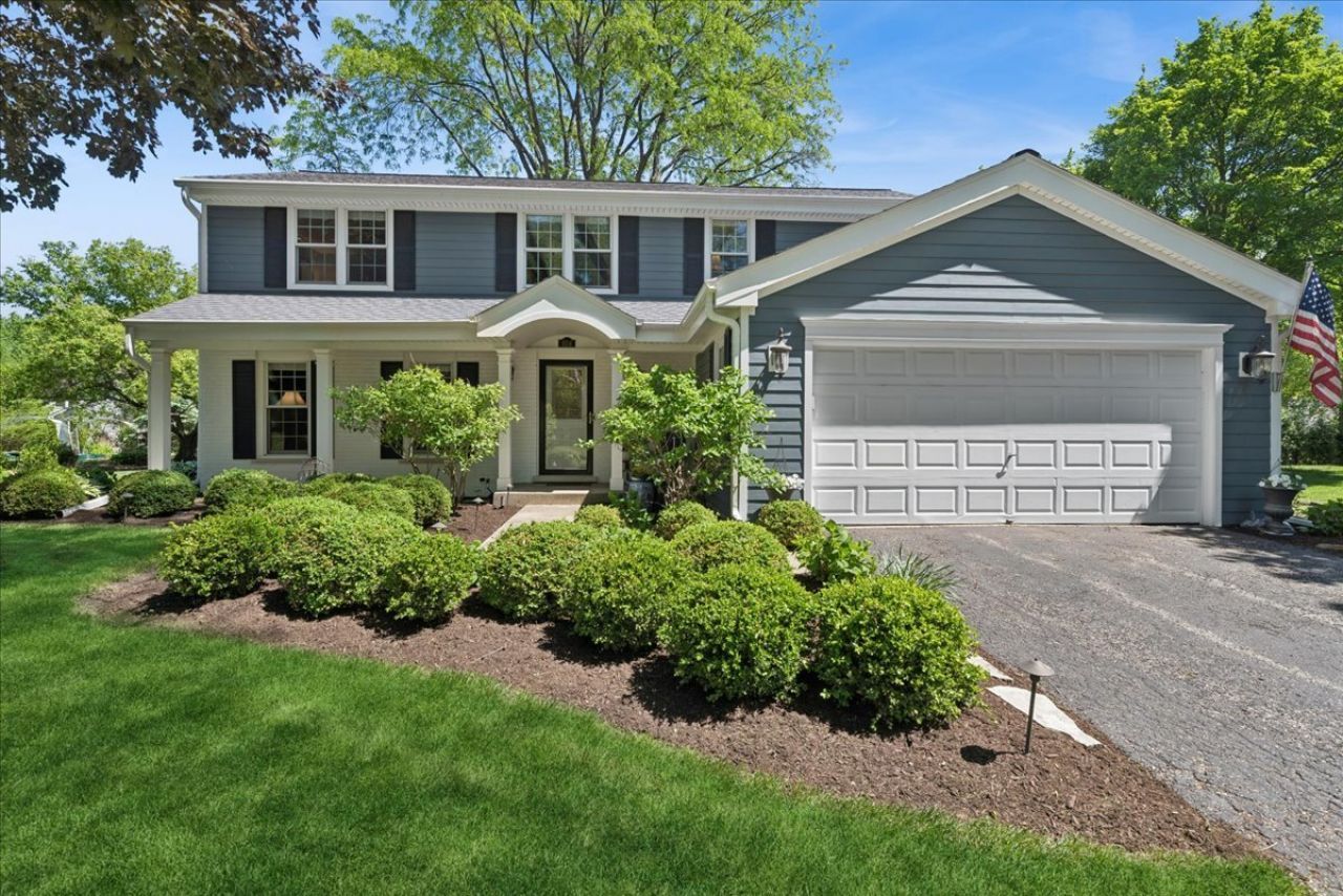 634 Hillcrest Drive, Libertyville, IL 60048