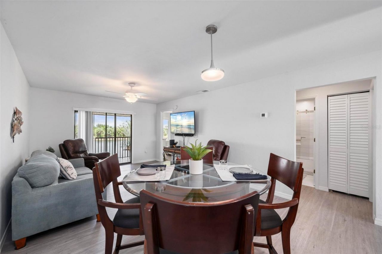 4064 Oakview Drive , Unit D9, Port Charlotte, FL 33980 Photo