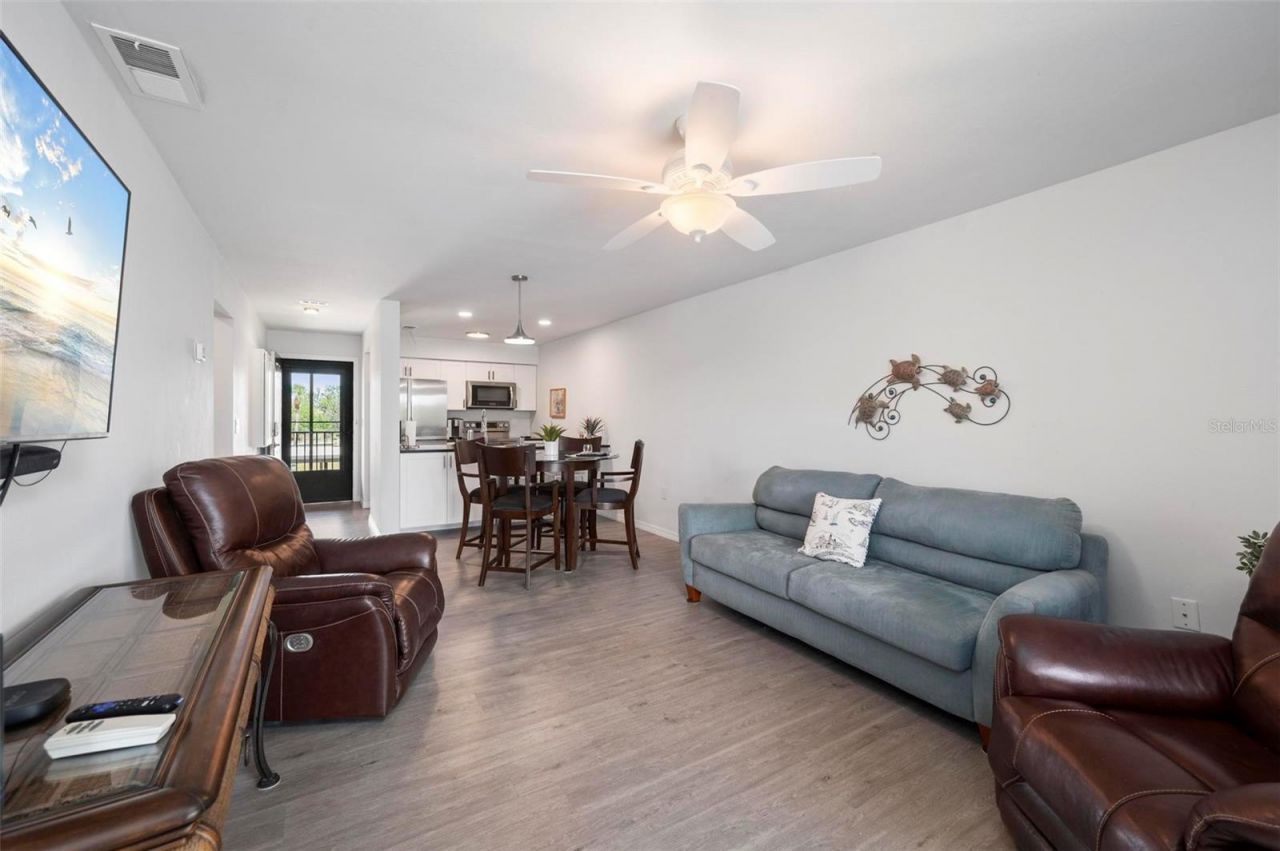4064 Oakview Drive , Unit D9, Port Charlotte, FL 33980 Photo