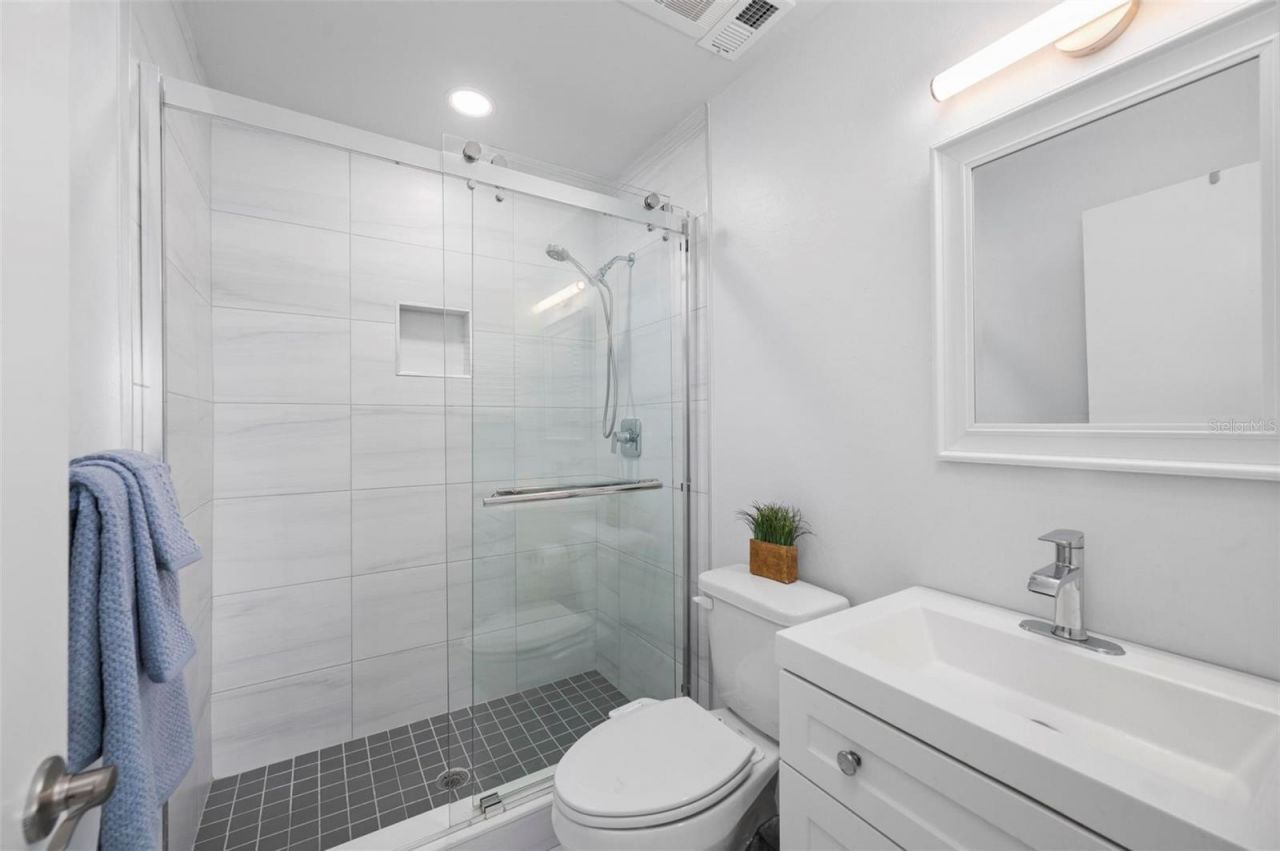 4064 Oakview Drive , Unit D9, Port Charlotte, FL 33980 Photo