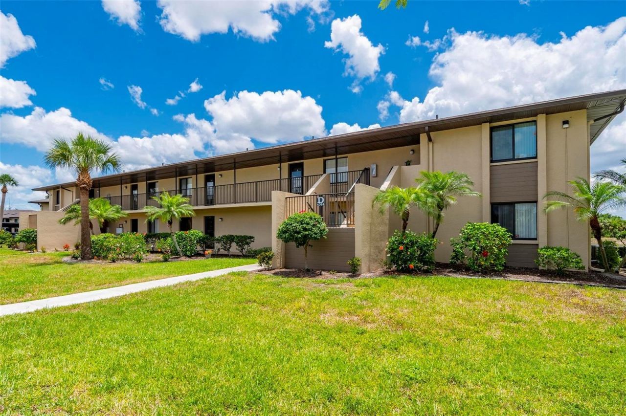 4064 Oakview Drive , Unit D9, Port Charlotte, FL 33980 Photo