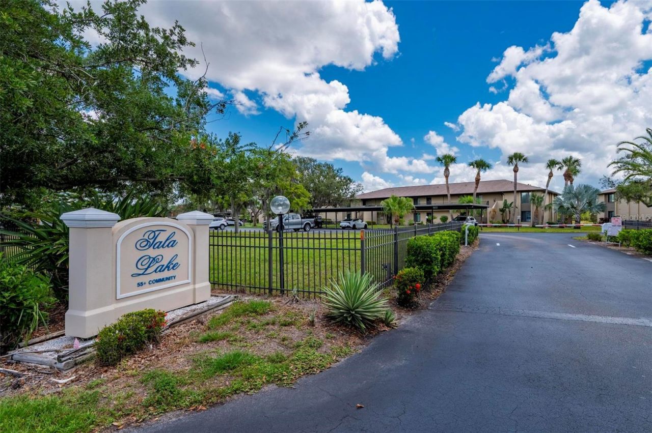 4064 Oakview Drive , Unit D9, Port Charlotte, FL 33980 Photo