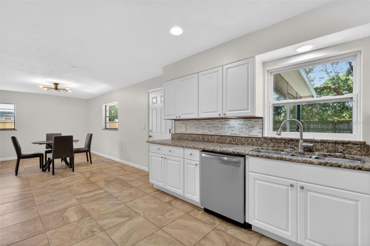 60 Outlook Street , Umatilla, FL 32784 Photo