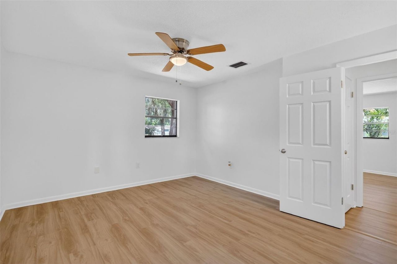 60 Outlook Street , Umatilla, FL 32784 Photo