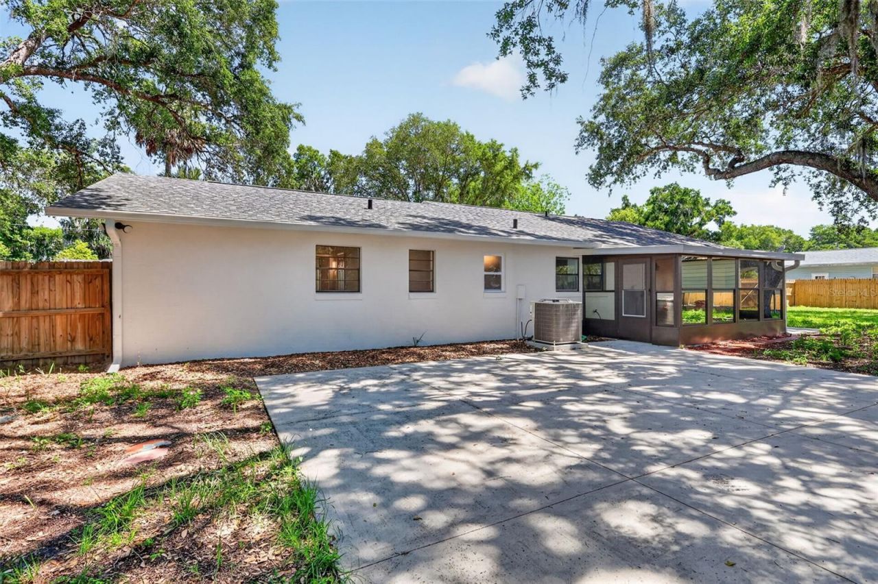 60 Outlook Street , Umatilla, FL 32784 Photo