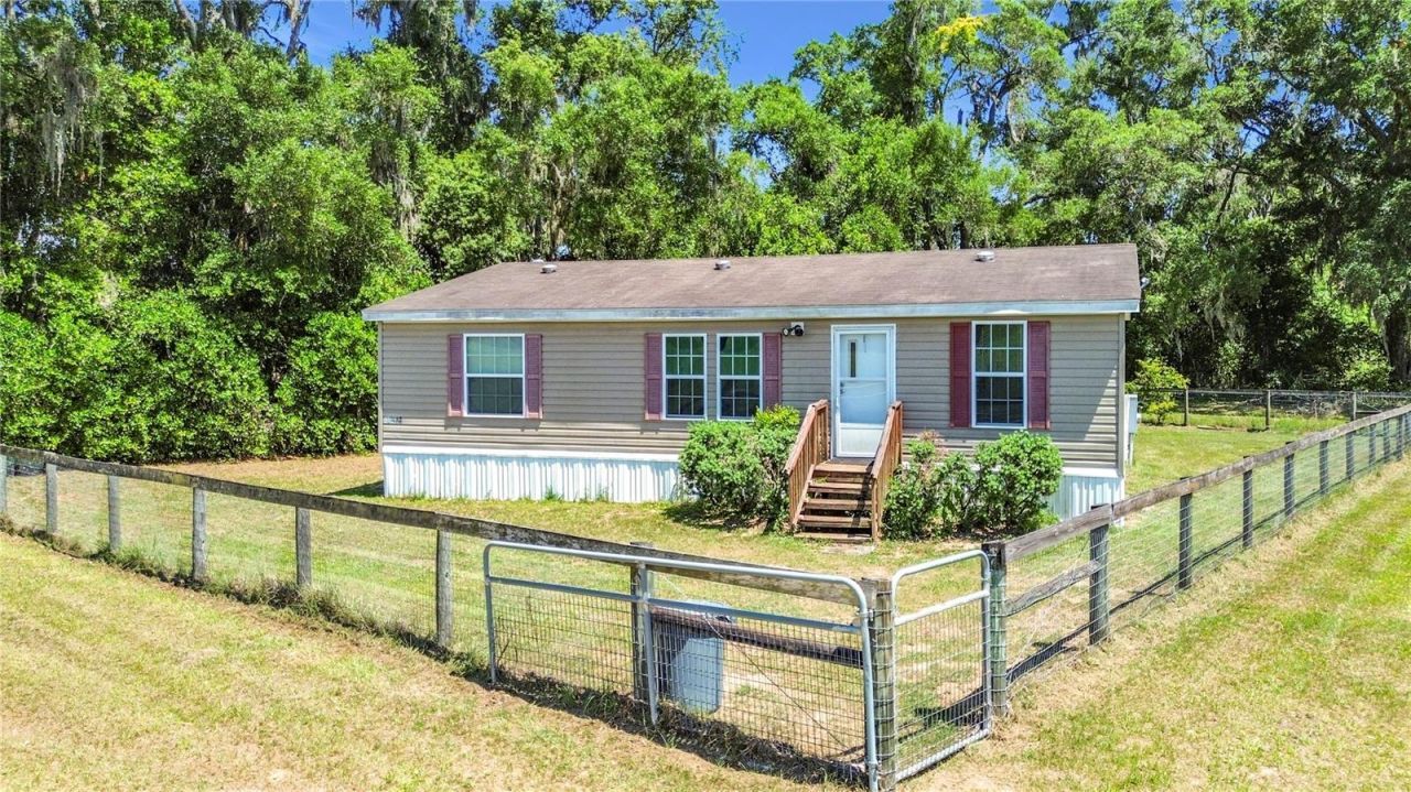 20540 SW 5th Place, Dunnellon, FL 34431 Photo