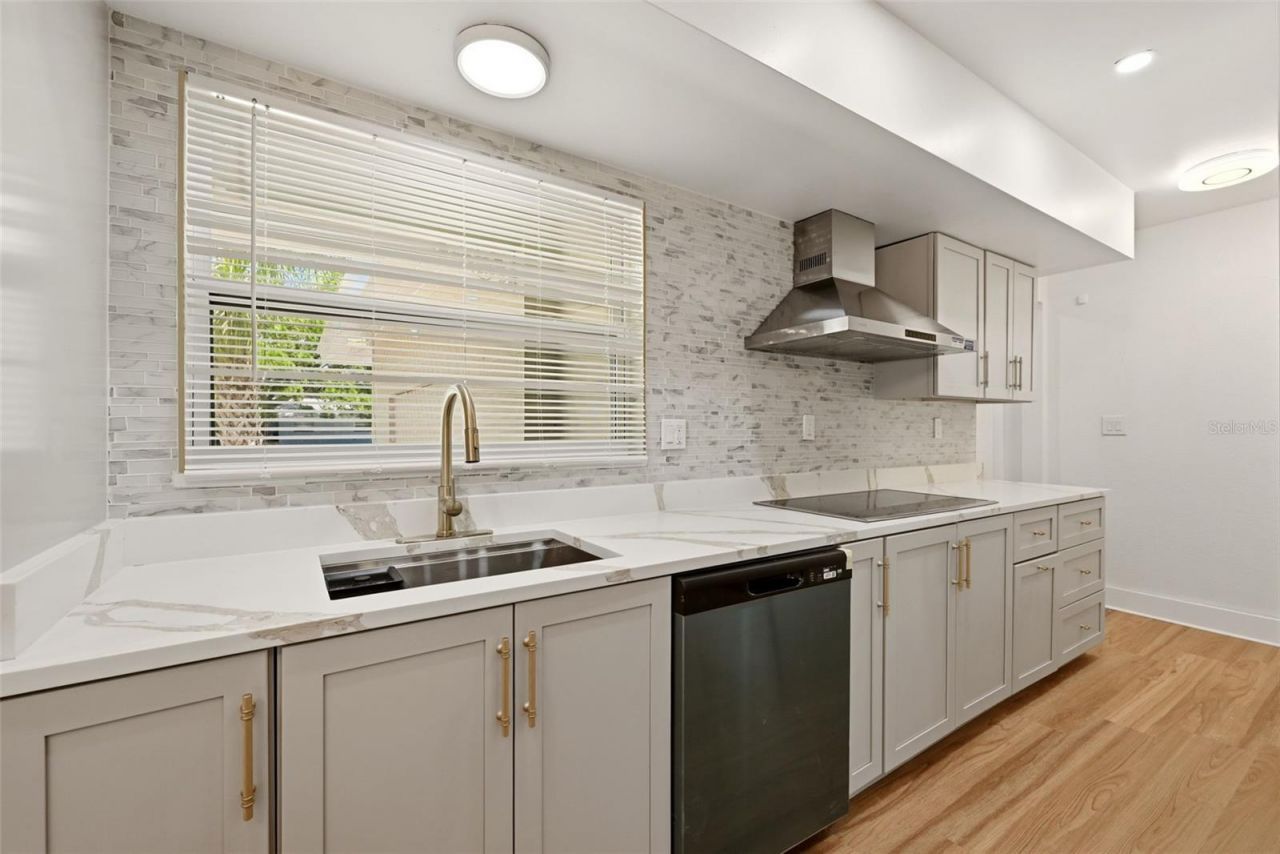 2440 66th Avenue S, Saint Petersburg, FL 33712 Photo