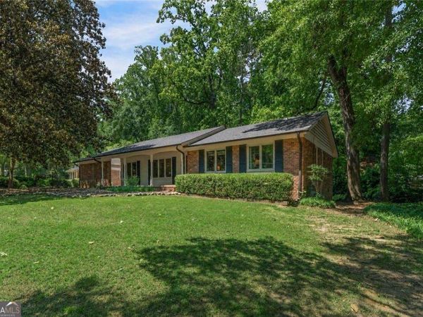 2564 Lake Flair Circle NE, Atlanta, GA 30345