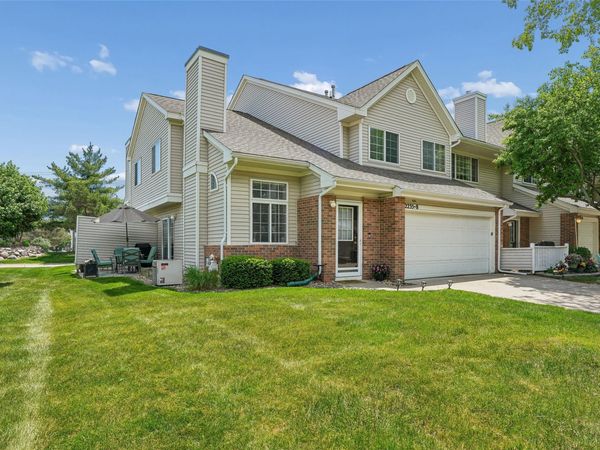2235 Grand Avenue, Unit 8, West Des Moines, IA 50265