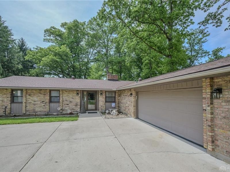 2693 Ehrhart Drive, Springfield, OH 45502 Photo 2