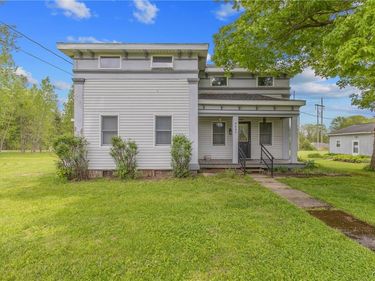 4697 Grange Road, Clay, NY 13041