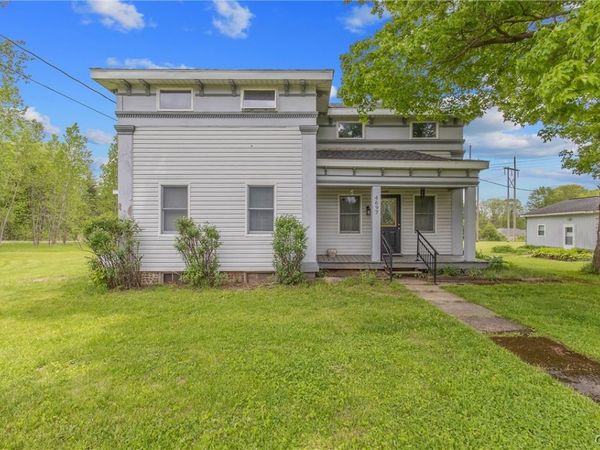 4697 Grange Road, Clay, NY 13041