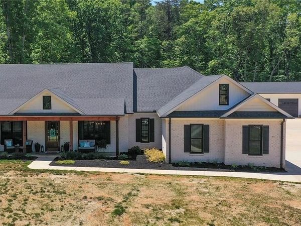 7988 Ridge Road , Tobaccoville, NC 27050