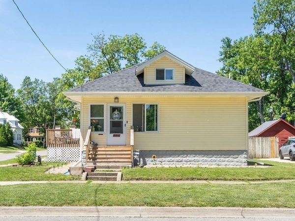 1324 W 6th Street, Waterloo, IA 50702