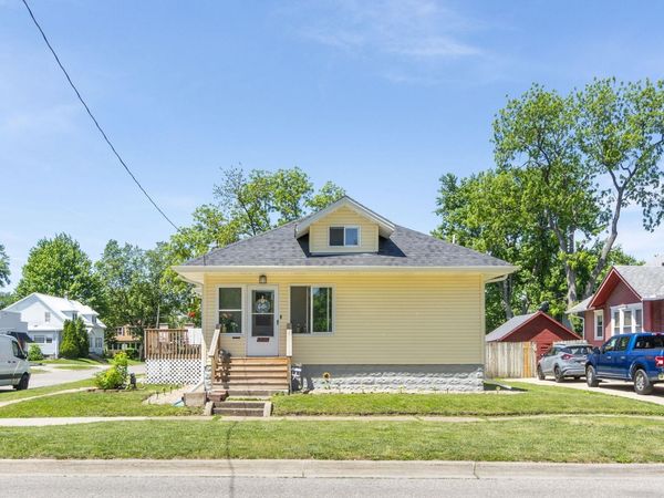 1324 W 6th Street, Waterloo, IA 50702