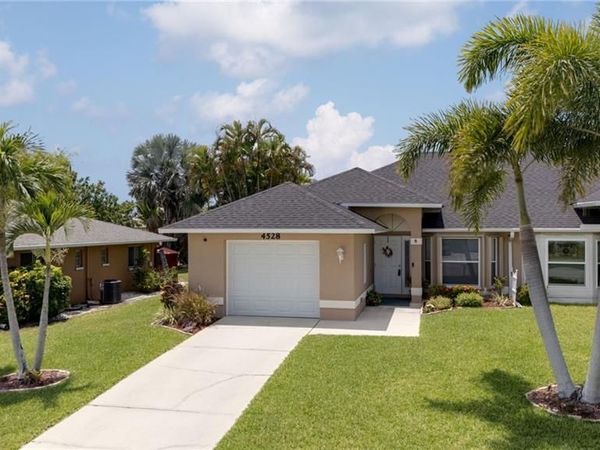 4528 SW 7th PL , CAPE CORAL, FL 33914