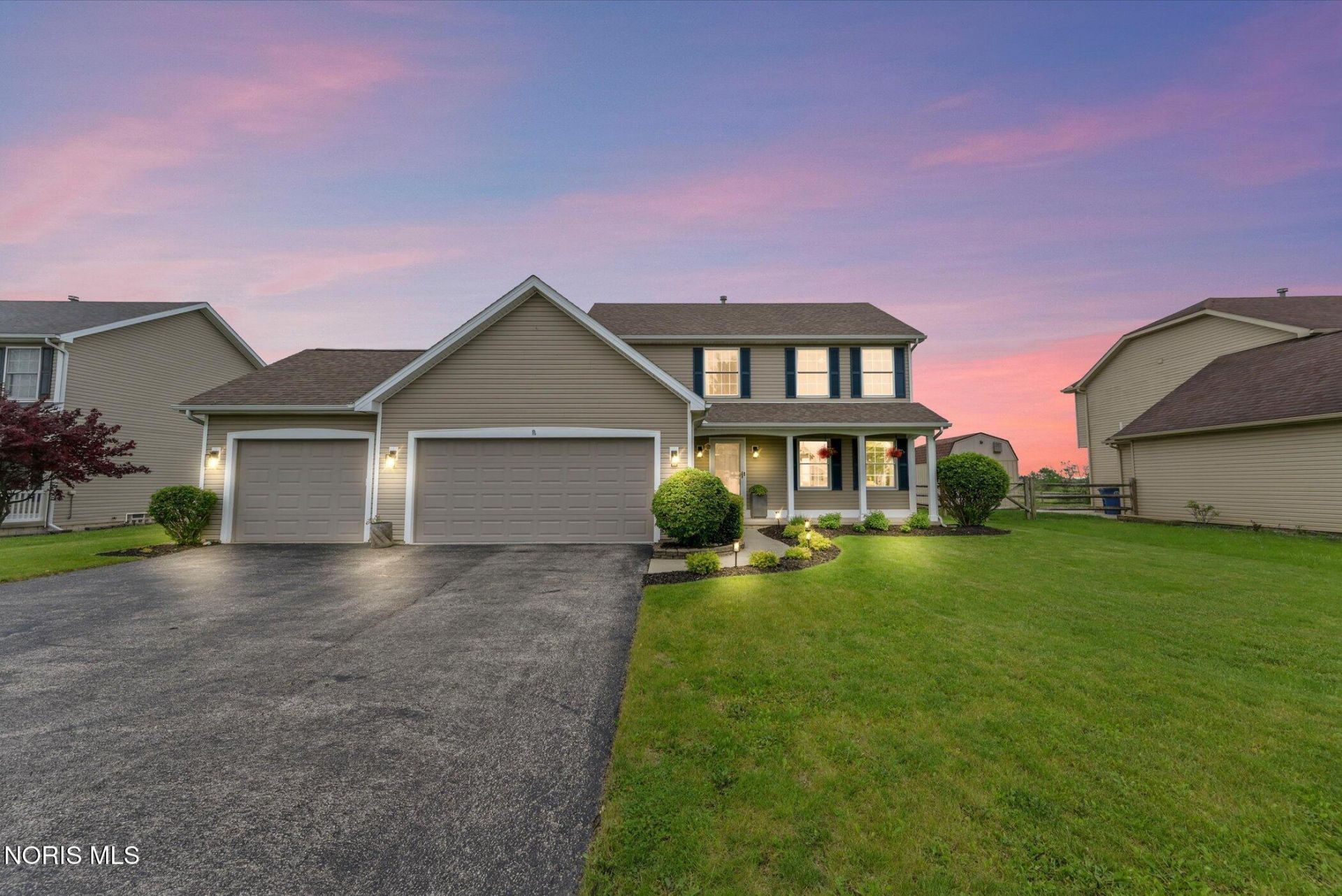 1607 Horseshoe Bend Dr , Perrysburg, OH 43551 Main Photo