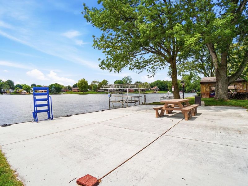 2583 W Choctaw Drive, London, OH 43140 Photo 8