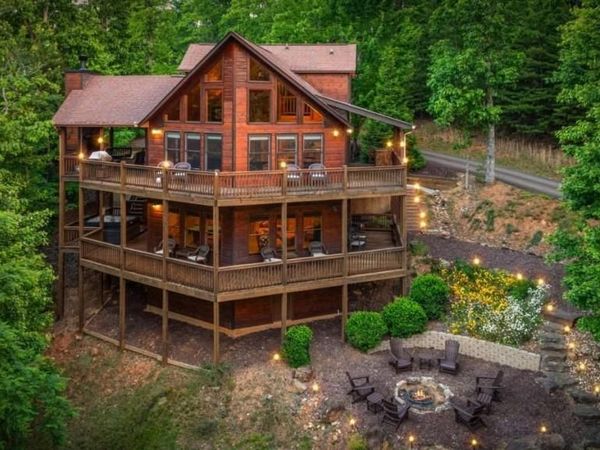 58 Overlook Way , Blue Ridge, GA 30513