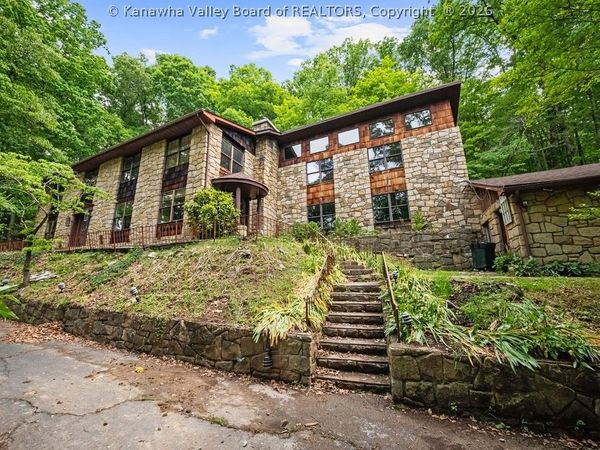 200 Laura Lane, Charleston, WV 25302